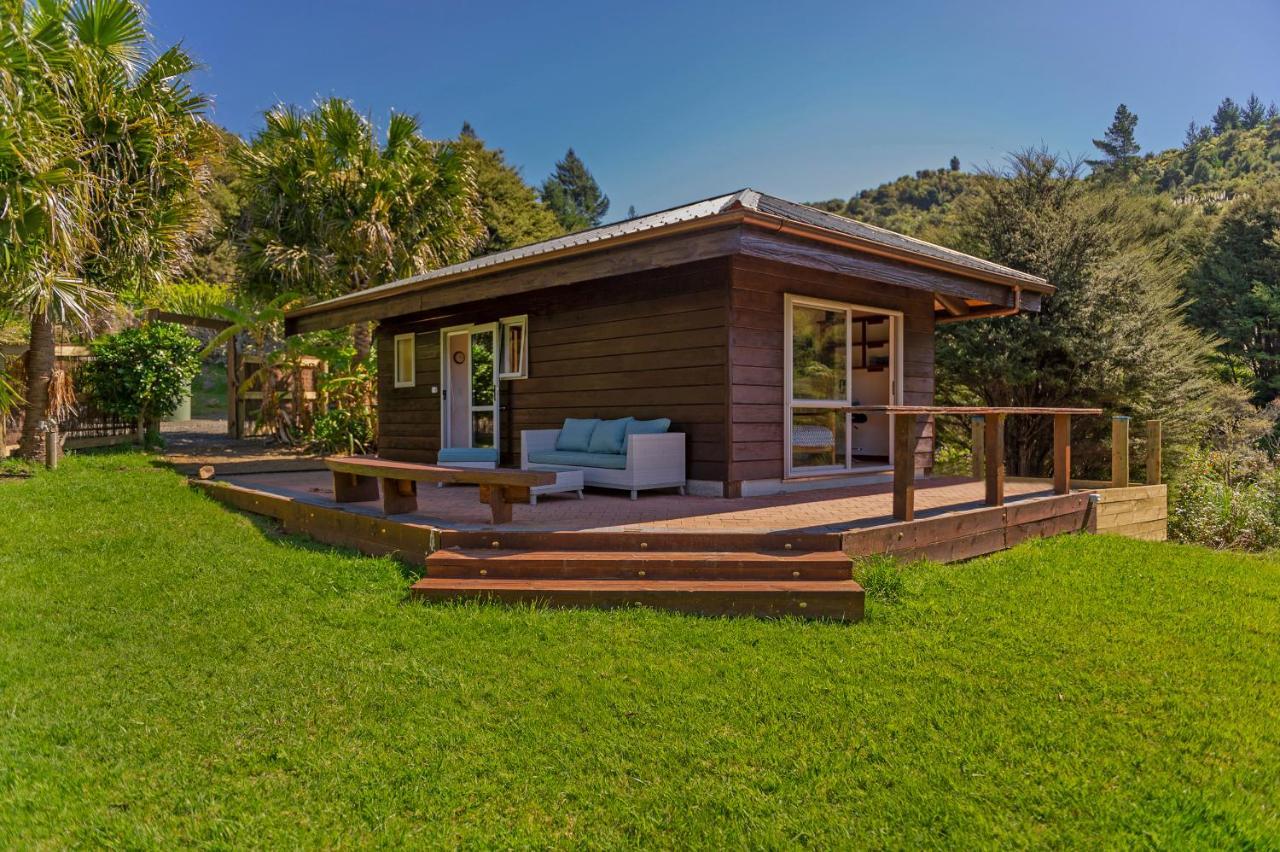 Kuaotunu Chalets Exterior photo