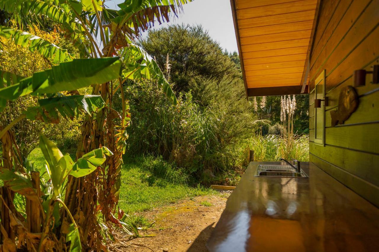 Kuaotunu Chalets Exterior photo